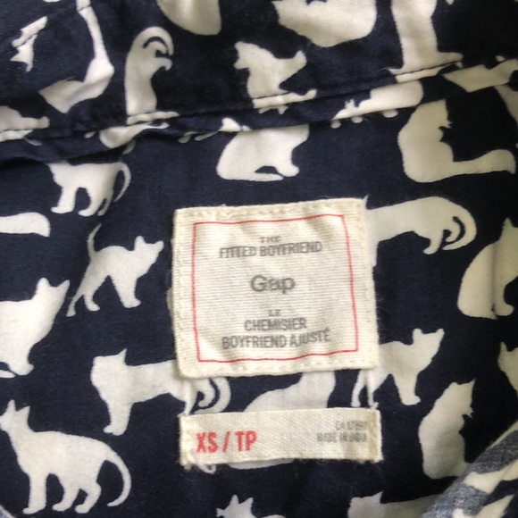 Gap The Fitted Boyfriend Cat Pattern Button Up - Picture 2 of 6